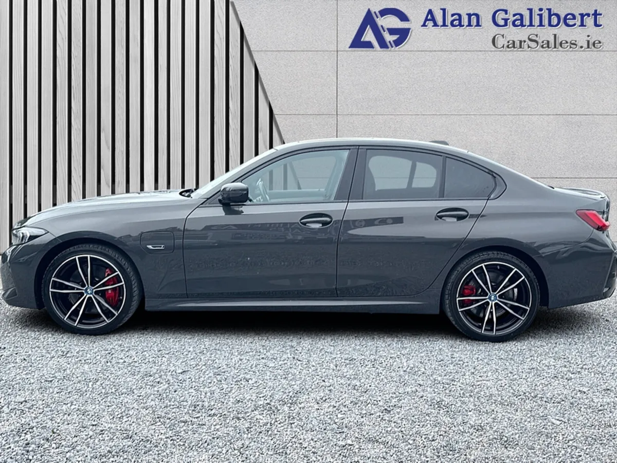 BMW 3-Series 330E LCI M-Sport Pro SUNROOF DRAVITT - Image 5