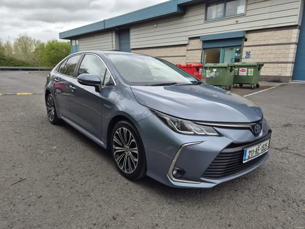 Toyota Corolla HYBRID LUNA SPORT 4DR AUTO - Image 3