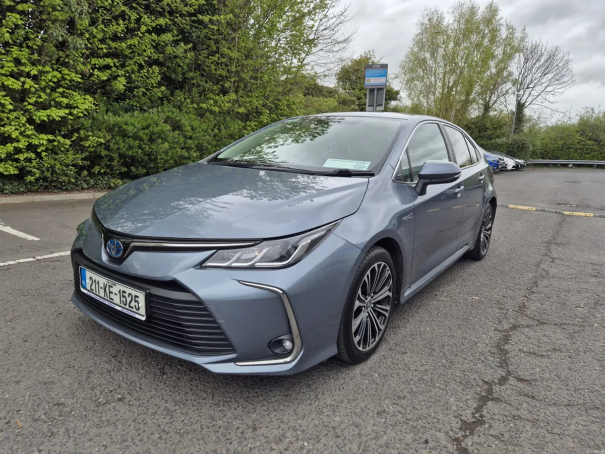 Toyota Corolla HYBRID LUNA SPORT 4DR AUTO - Image 1