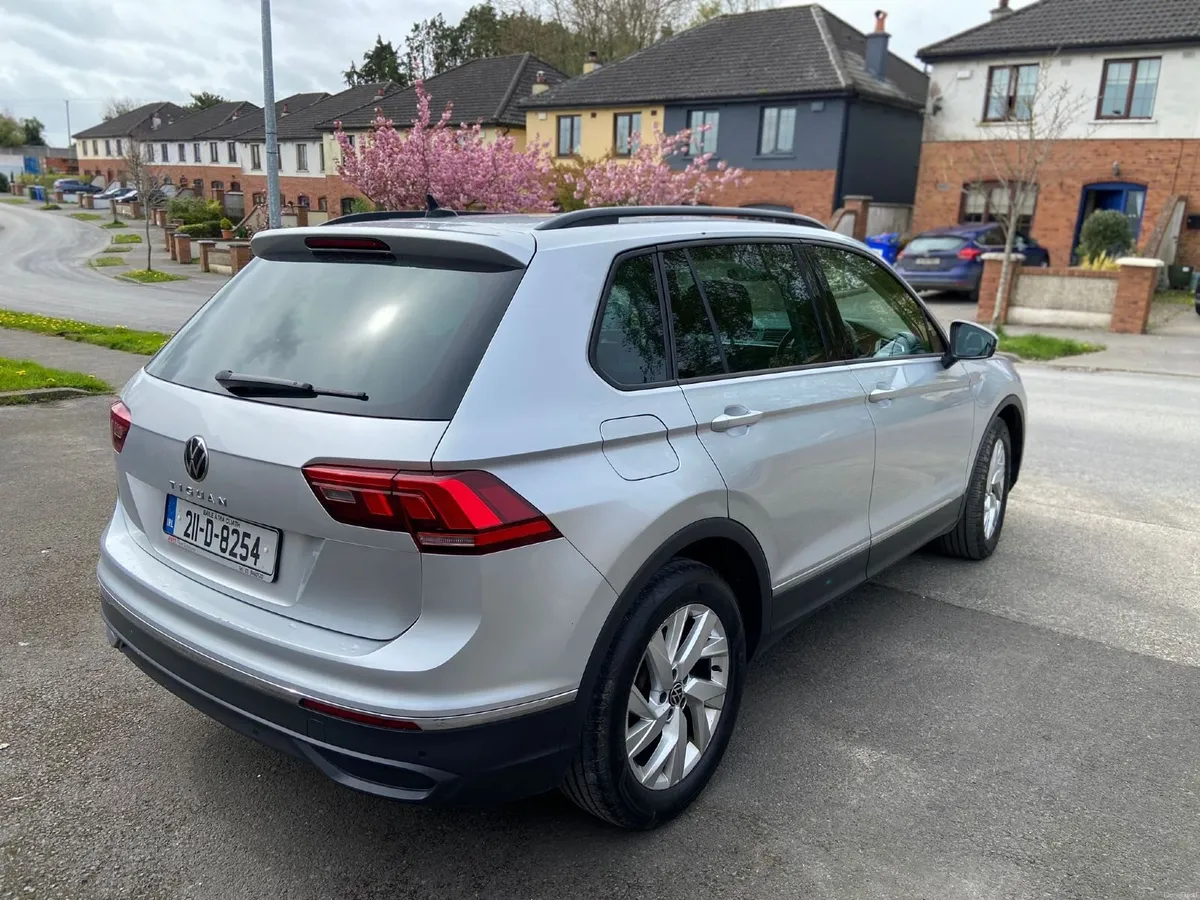Volkswagen Tiguan 2021 - Image 3