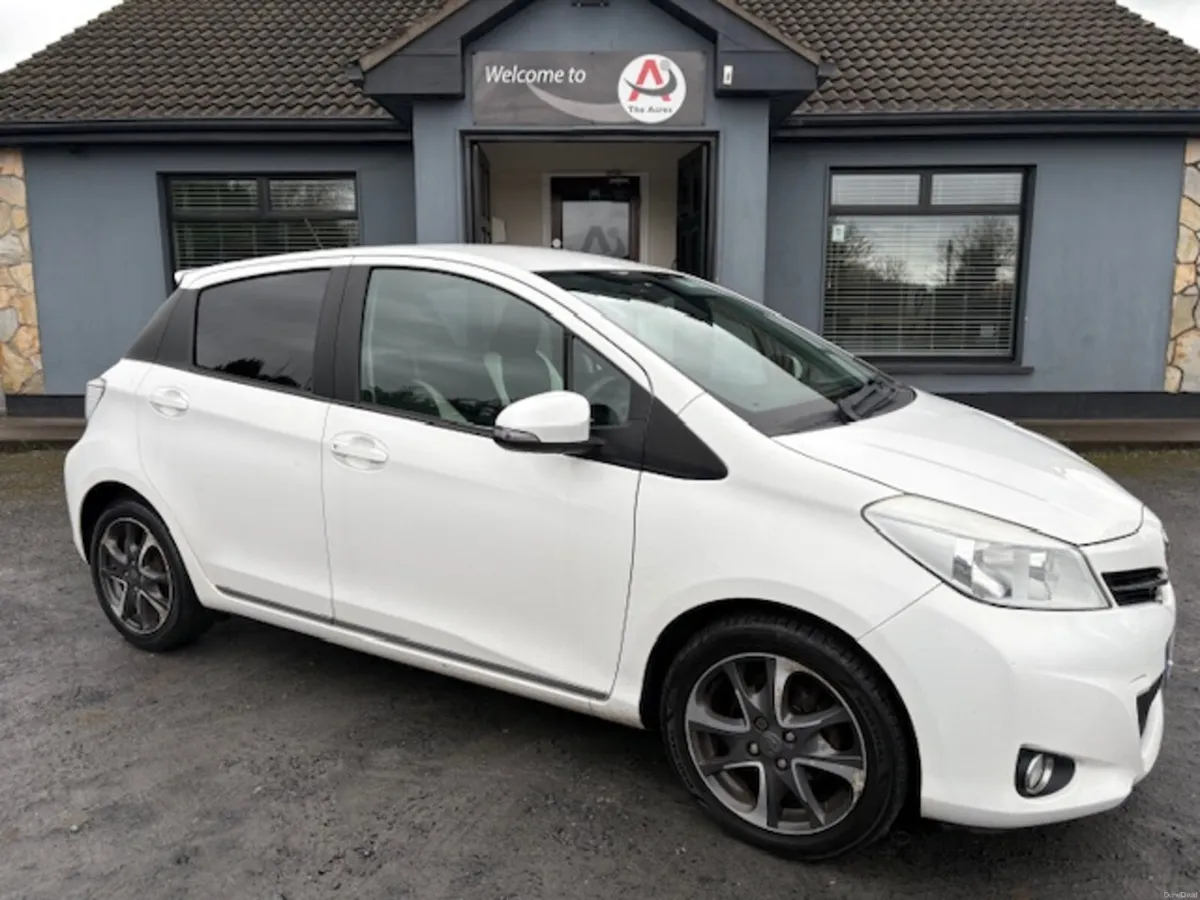 Toyota Yaris 2014 - Image 2