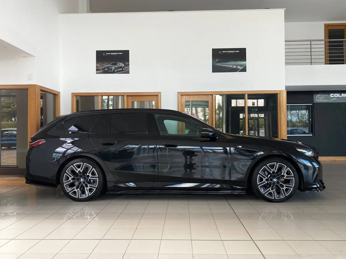 BMW 5-Series 2025 530e M Sport - Image 2