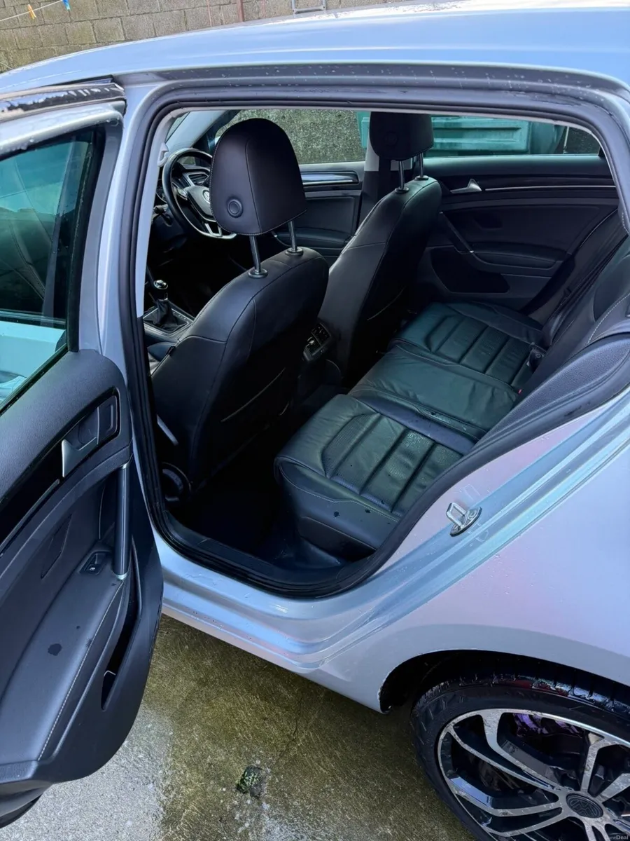 VOLKSWAGEN GOLF 1.6 TDI MATCH 115PS 5DR - Image 4