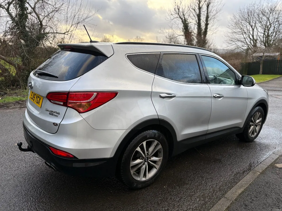 Hyundai Santa Fe 2015 - Image 2