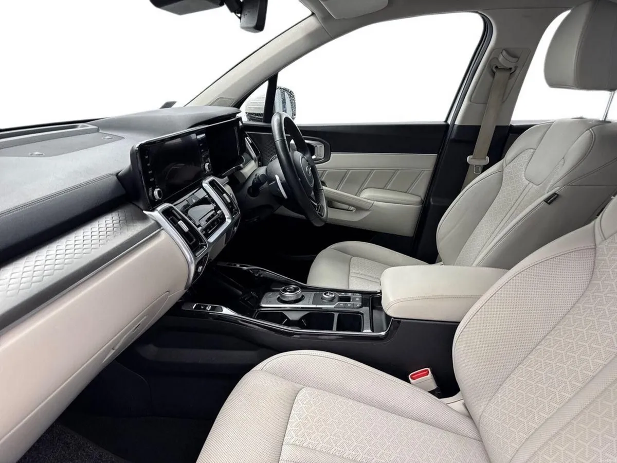 Kia Sorento 1.6 PHEV K3 AWD *JUST IN* €125 PER WEE - Image 3