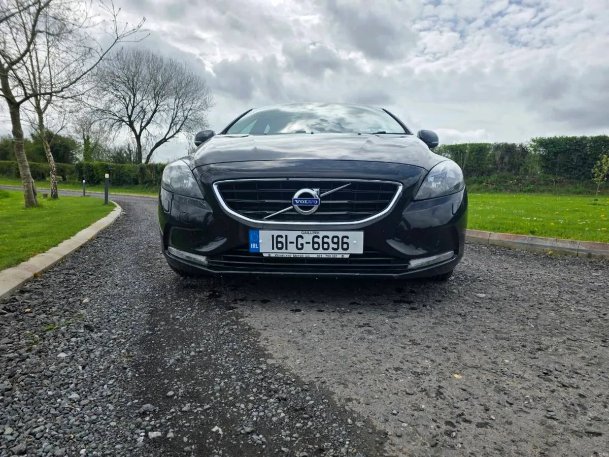 2016 (161) Volvo V40 T2 1.5 Petrol - Image 2