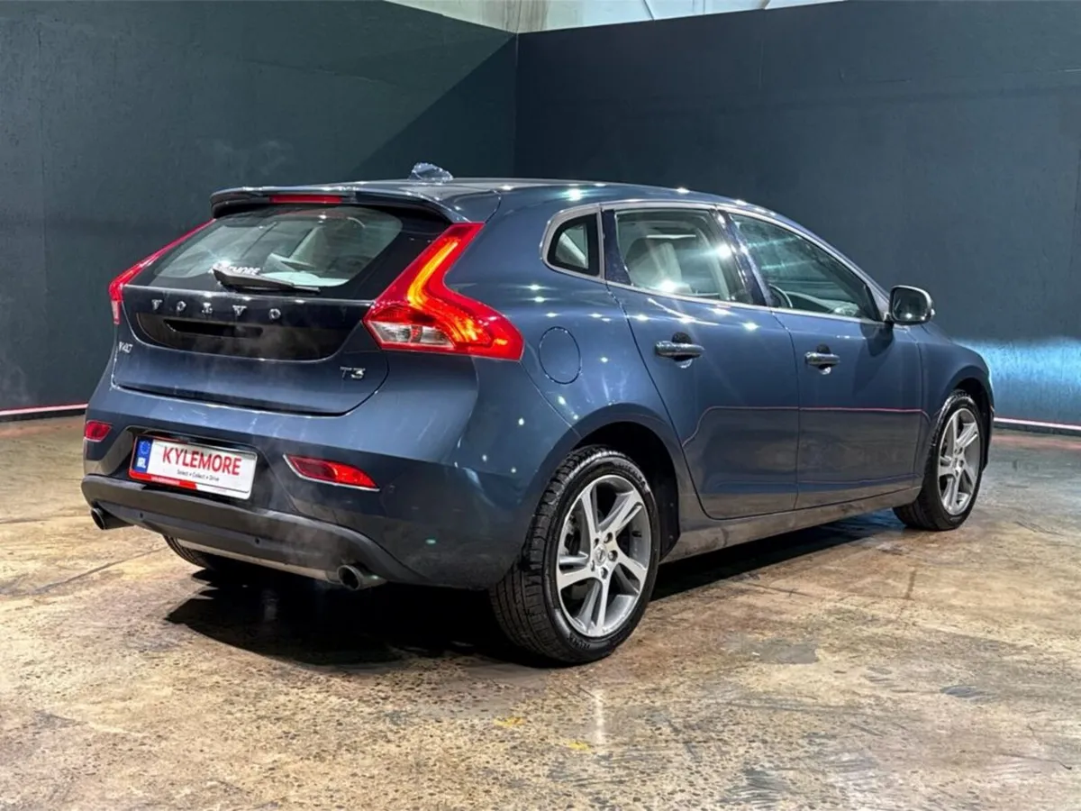 Volvo V40 1.5 AUTOMATIC - HIGH SPEC - MOMENTUM EDI - Image 4