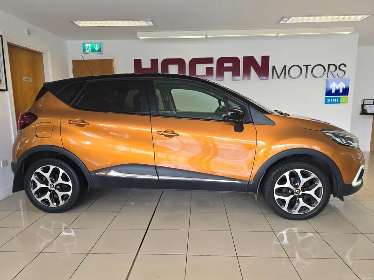 Renault Captur Signature X NAV TCE 90 5Dr H/B *Fab - Image 3
