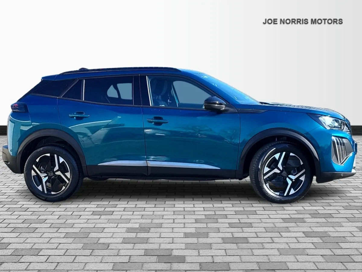 Peugeot 2008 ALLURE 1.2 MILD-HYBRID  LOW KMS - Image 4