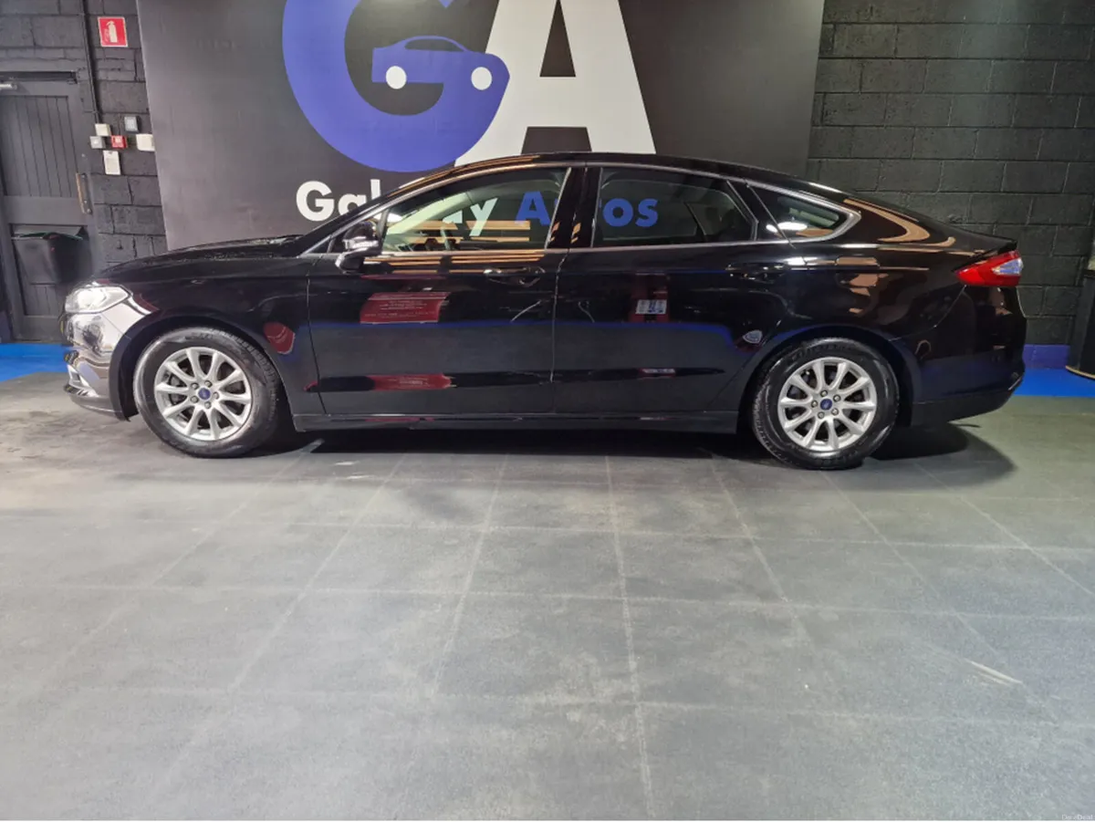 Ford Mondeo 1.5 TDCI **SAT NAV FULLY SERVICED** - Image 5