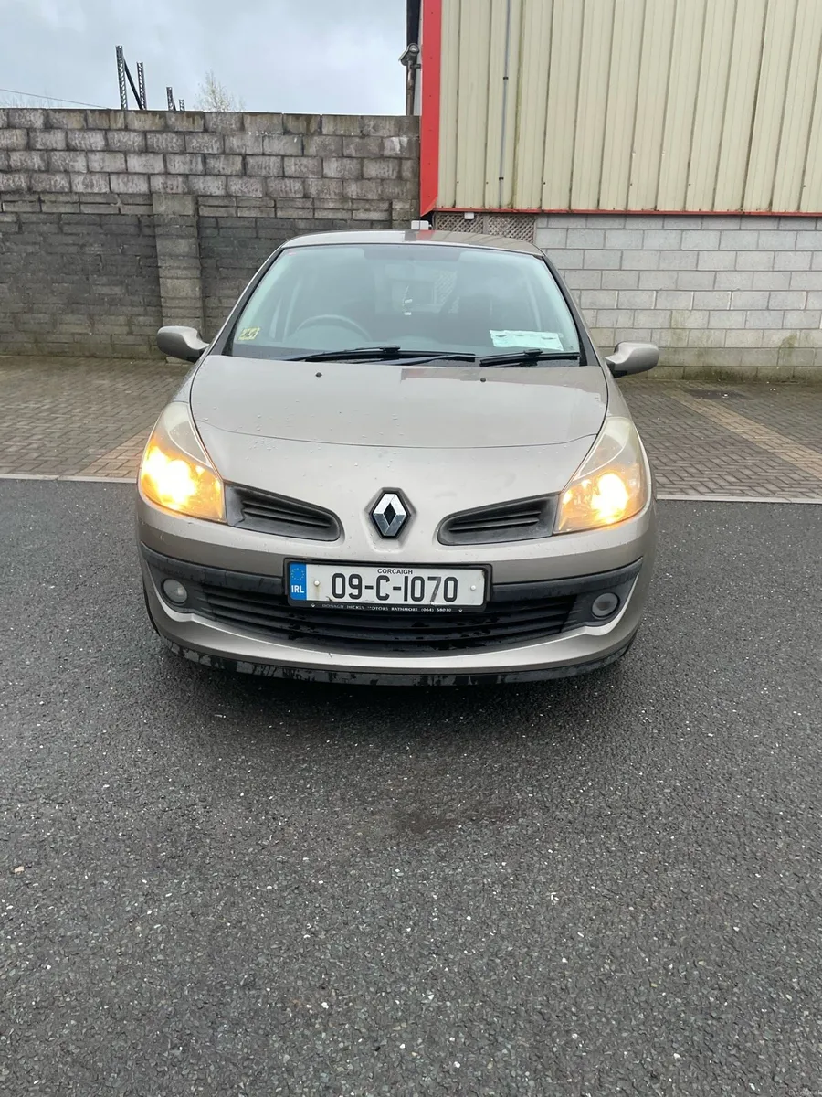 Renault Clio - Image 1