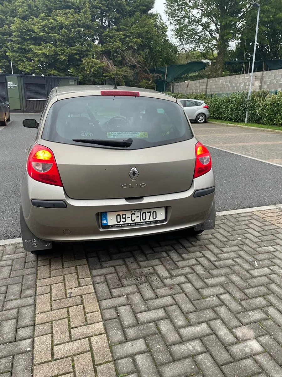 Renault Clio - Image 2