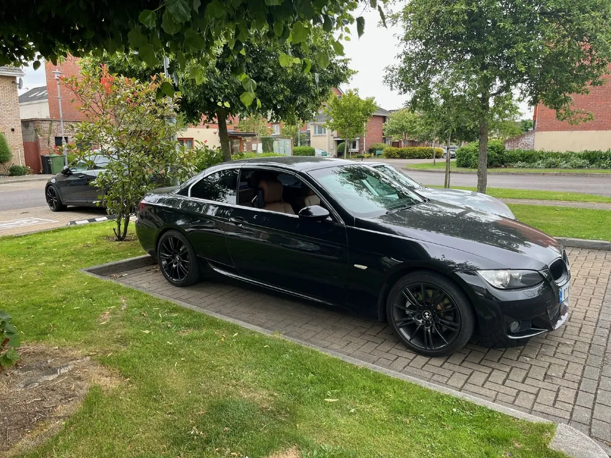 BMW 325i E93 Convertible – 3.0 Petrol – Manual - Image 6