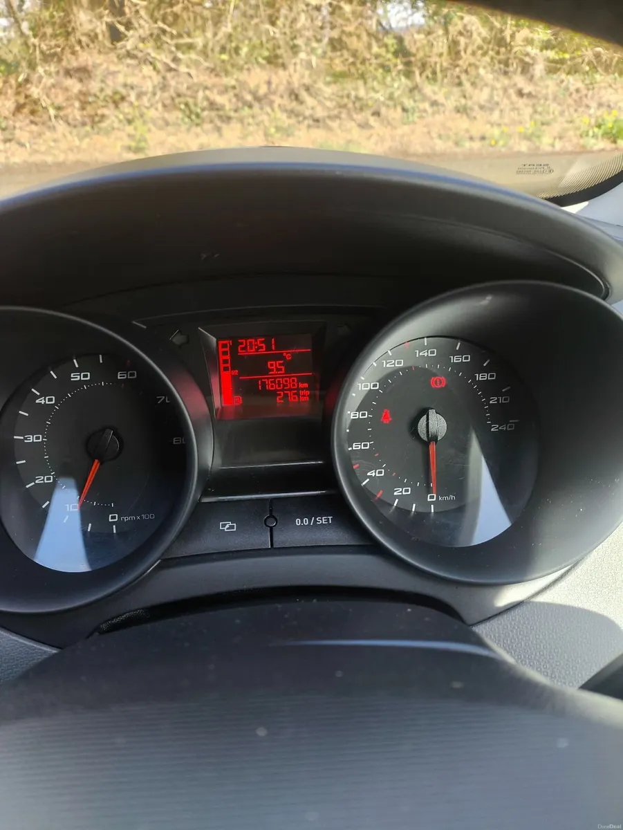 SEAT Ibiza 2011 low klms - Image 2