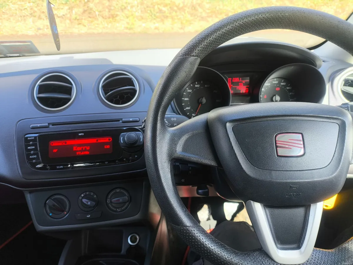 SEAT Ibiza 2011 low klms - Image 4