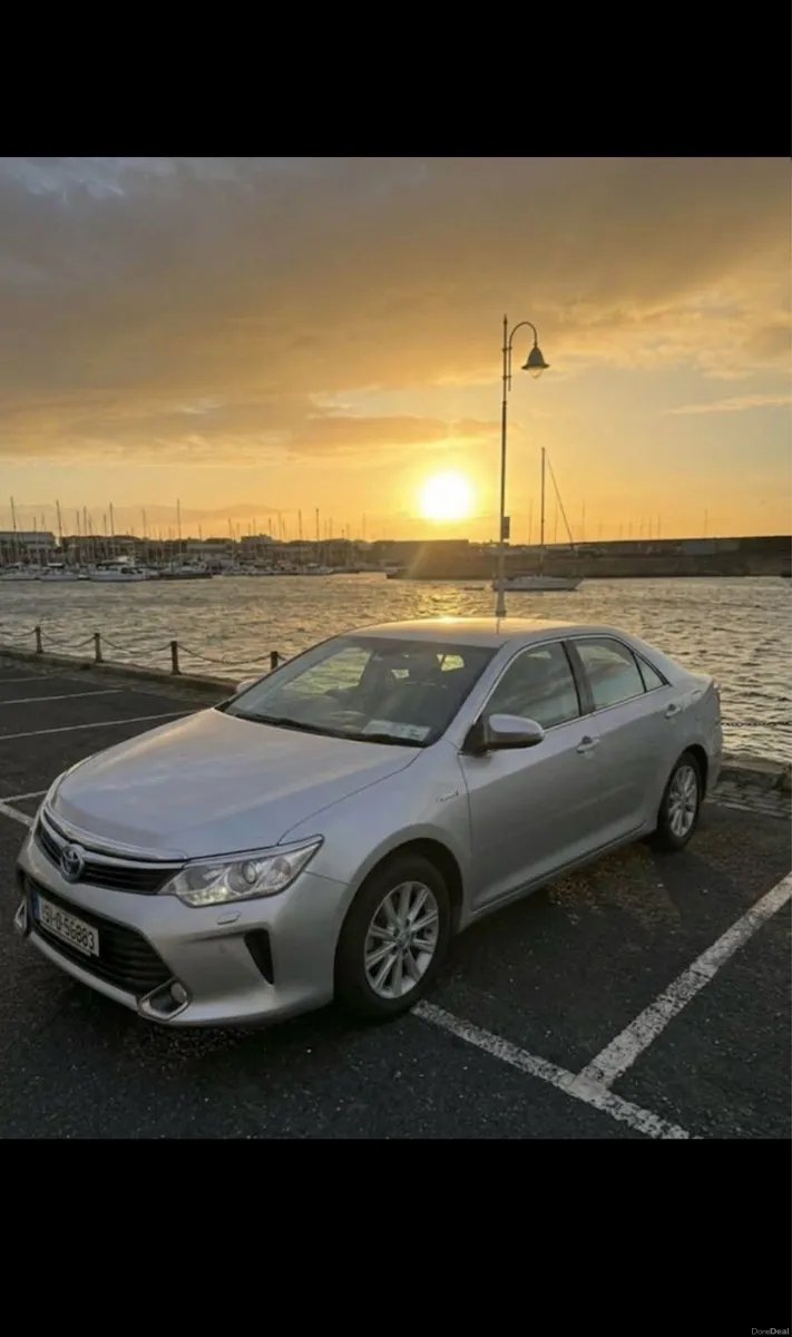 Toyota Camry Hybrid 2015 – Low Mileage - Image 4
