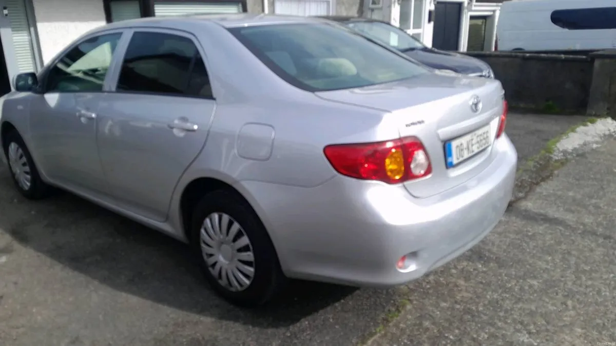 Toyota corolla - Image 3