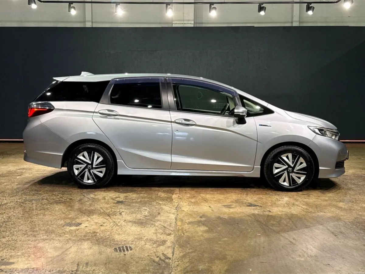 Honda Shuttle HYBRID 1.5L AUTOMATIC - CRUISE CONTR - Image 3