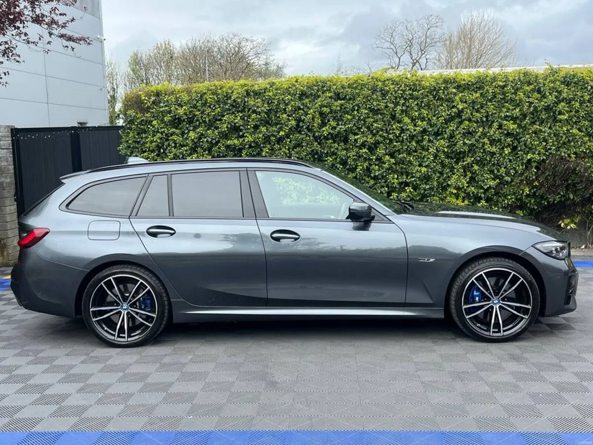 BMW 3-Series 330e M-SPORT XDRIVE TOURING 2.0 HYBRI - Image 2