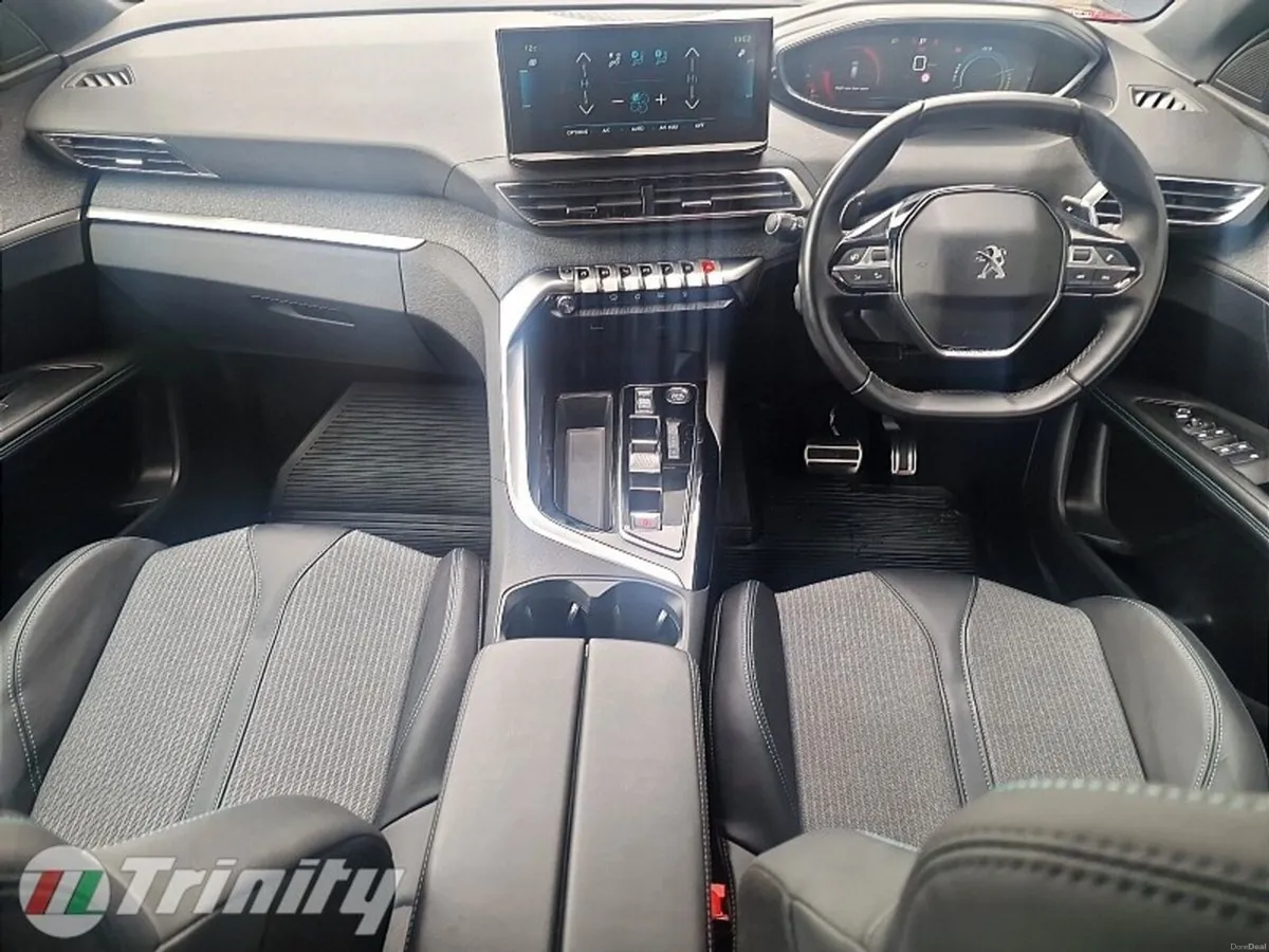 Peugeot 3008 ** PHEV** APPLE CARPLAY / ANDROID AUT - Image 2