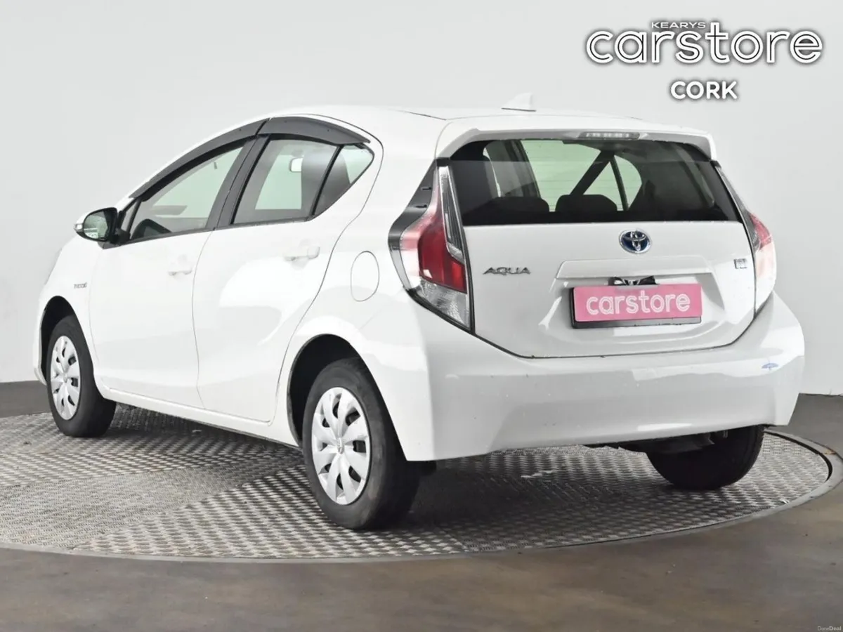 Toyota Aqua 1.5 Hybrid - Image 3
