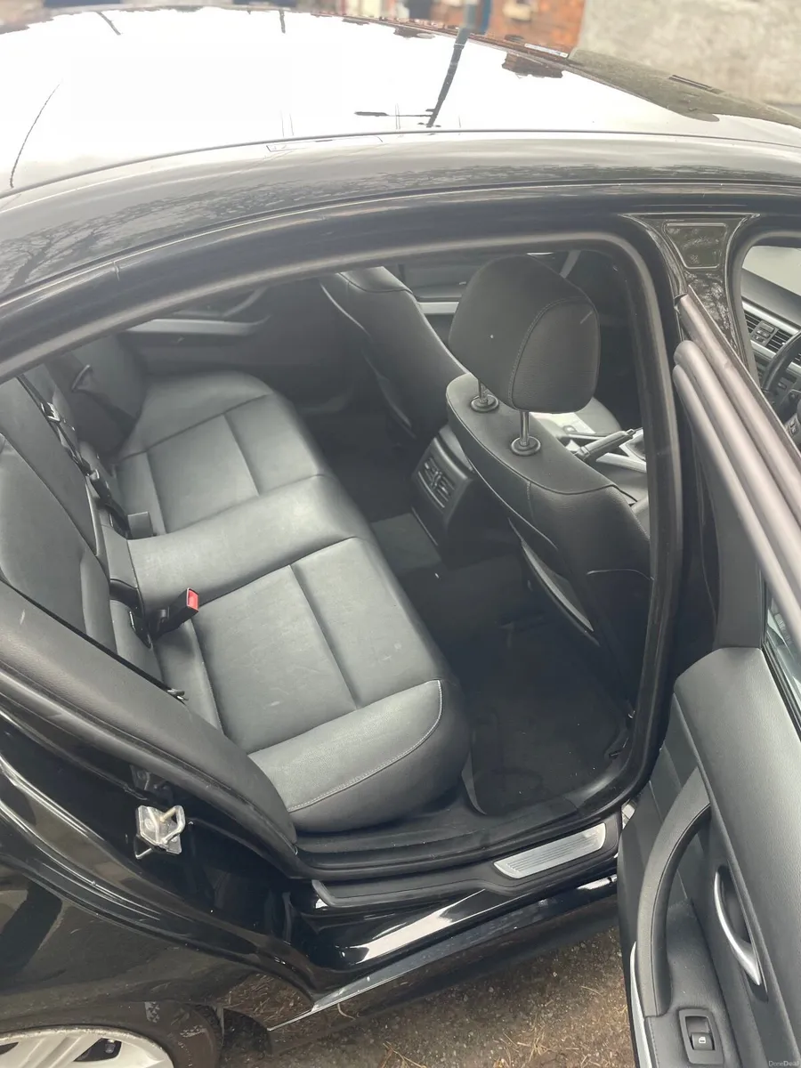 BMW 3-Series 2009 - Image 1