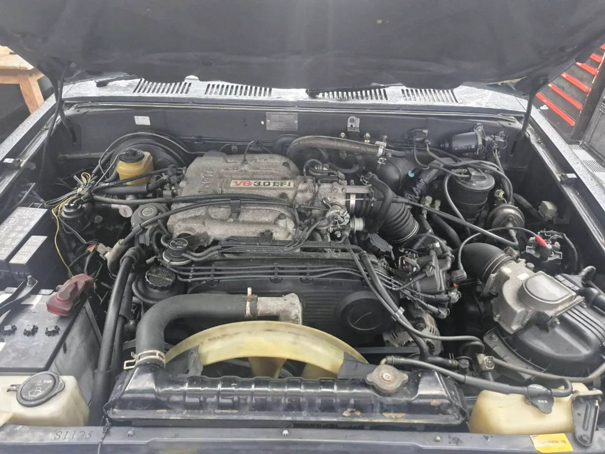 Hilix Surf 1993 3.0 V6 Auto - Image 3