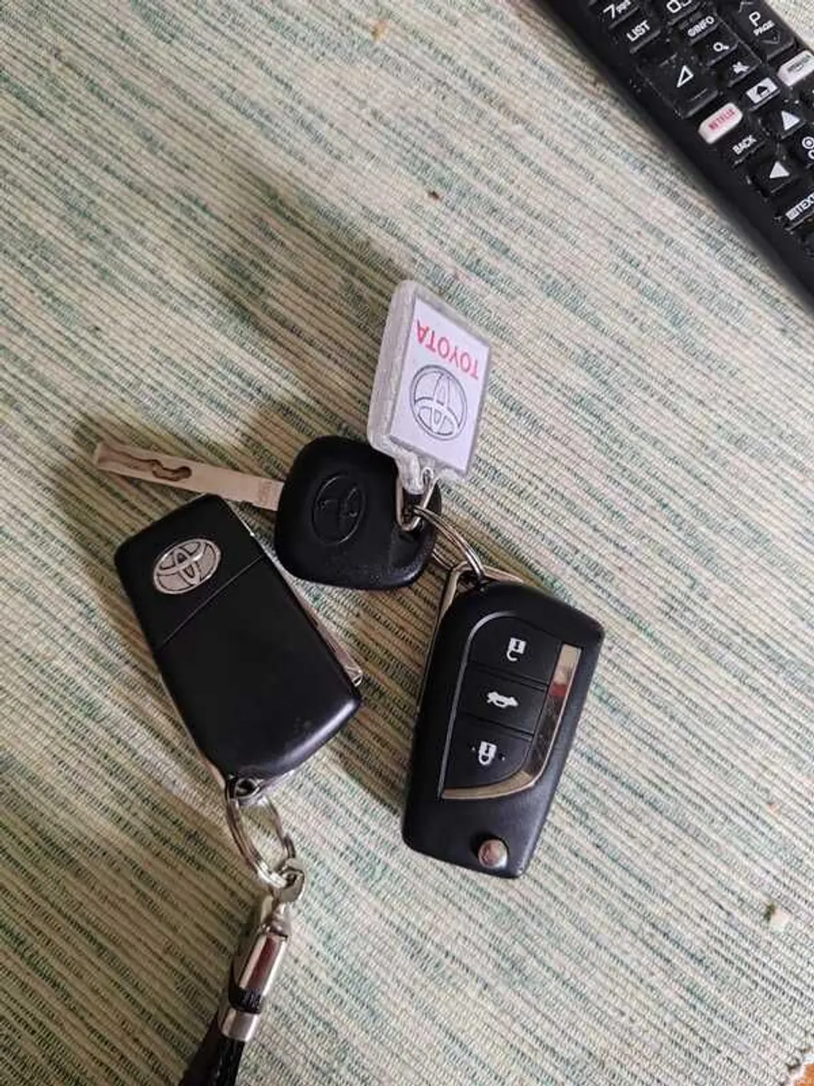 2014 Toyota Corolla Luna - Image 2