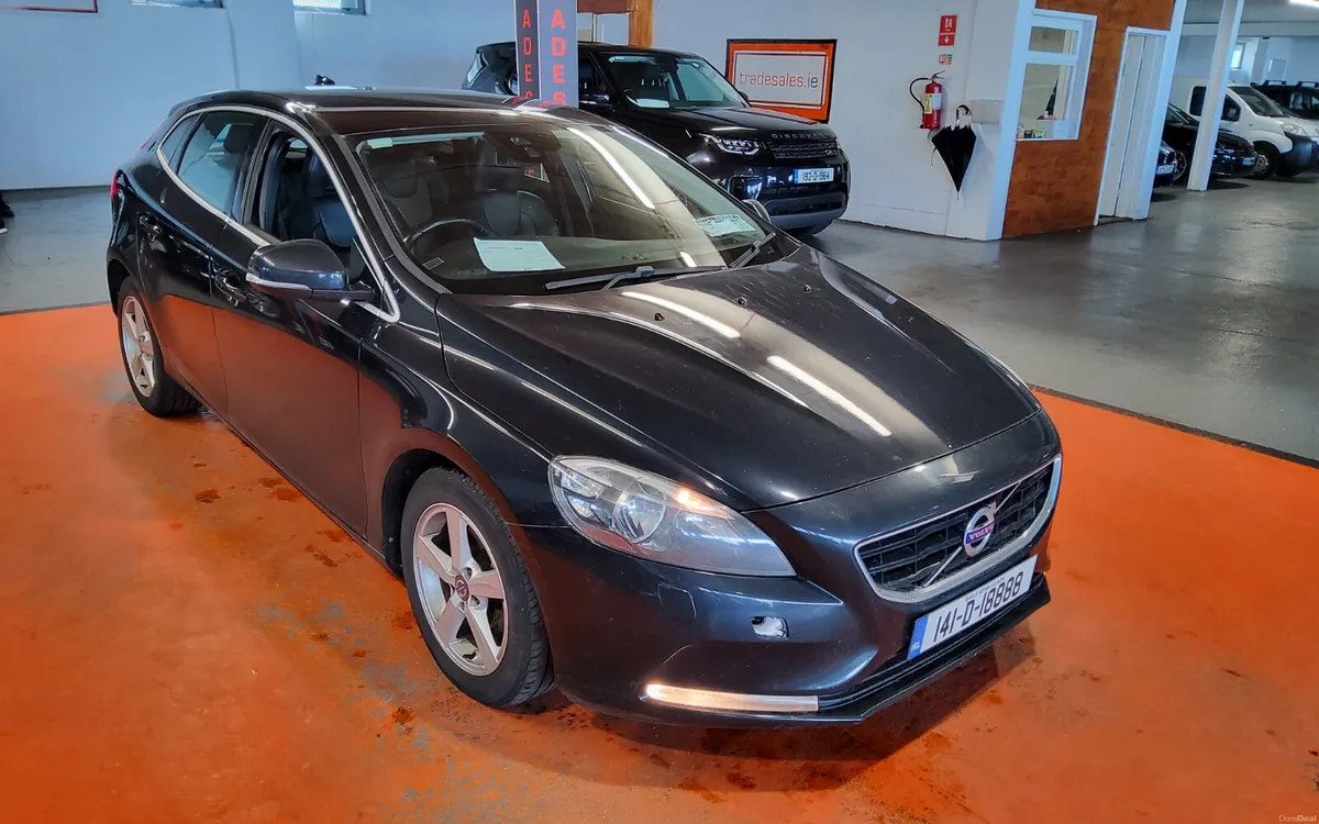 Volvo V40 2014 - Image 1