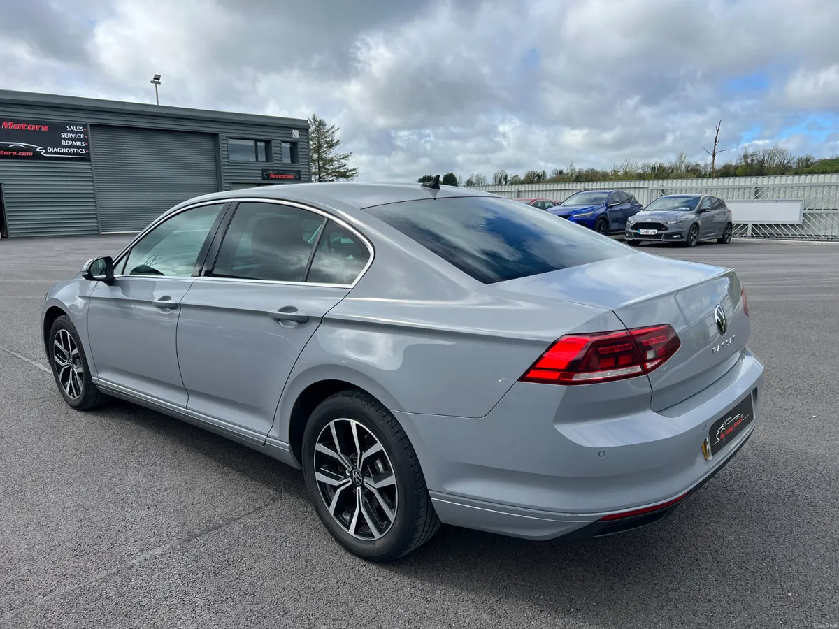 2022 Volkswagen Passat SEL 2.0 TDI - Automatic - Image 2