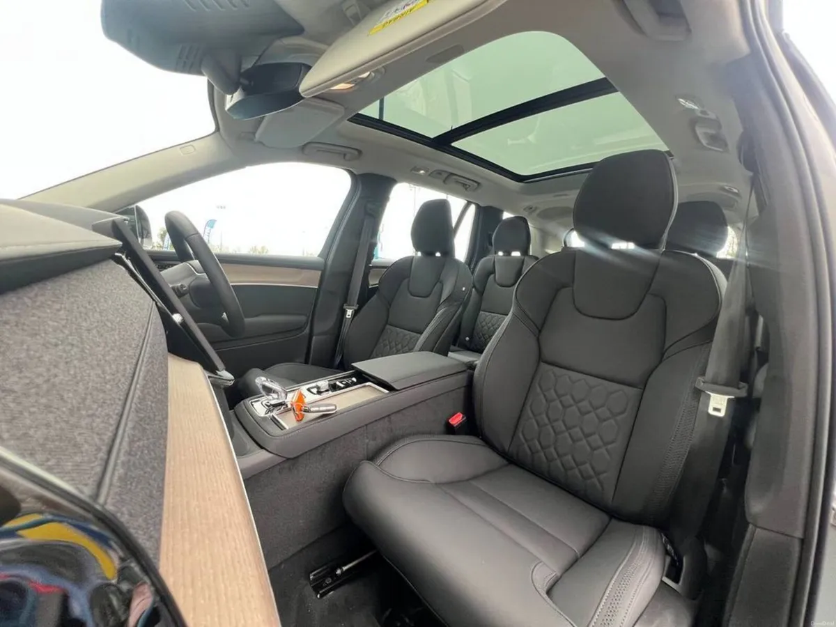 Volvo XC90 T8 PLUS 7-SEATER 2.0 HYBRID AWD ** BRAN - Image 2