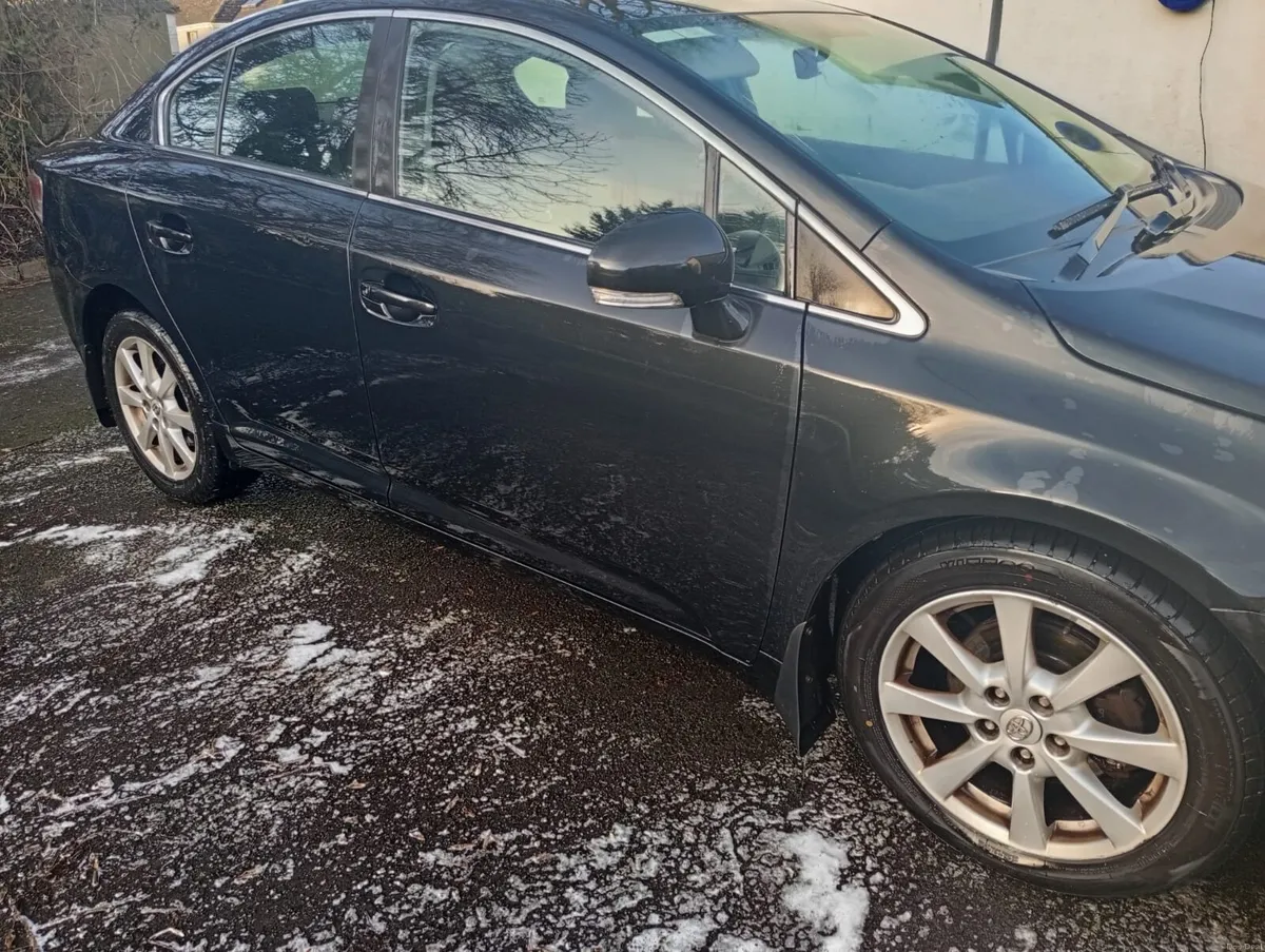 Toyota advensis - Image 4