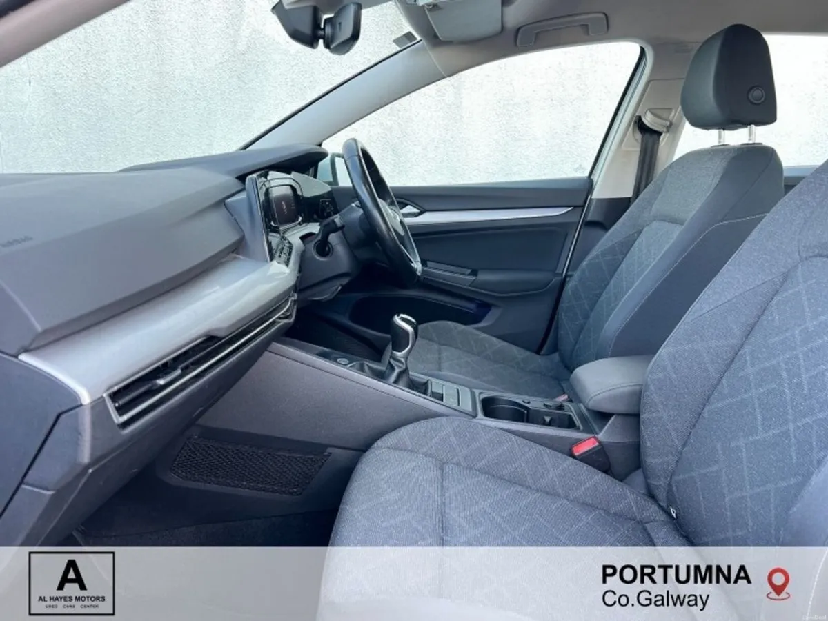 Volkswagen Golf LIFE 2.0 TDI 115HP *FLASH SALE!!* - Image 4