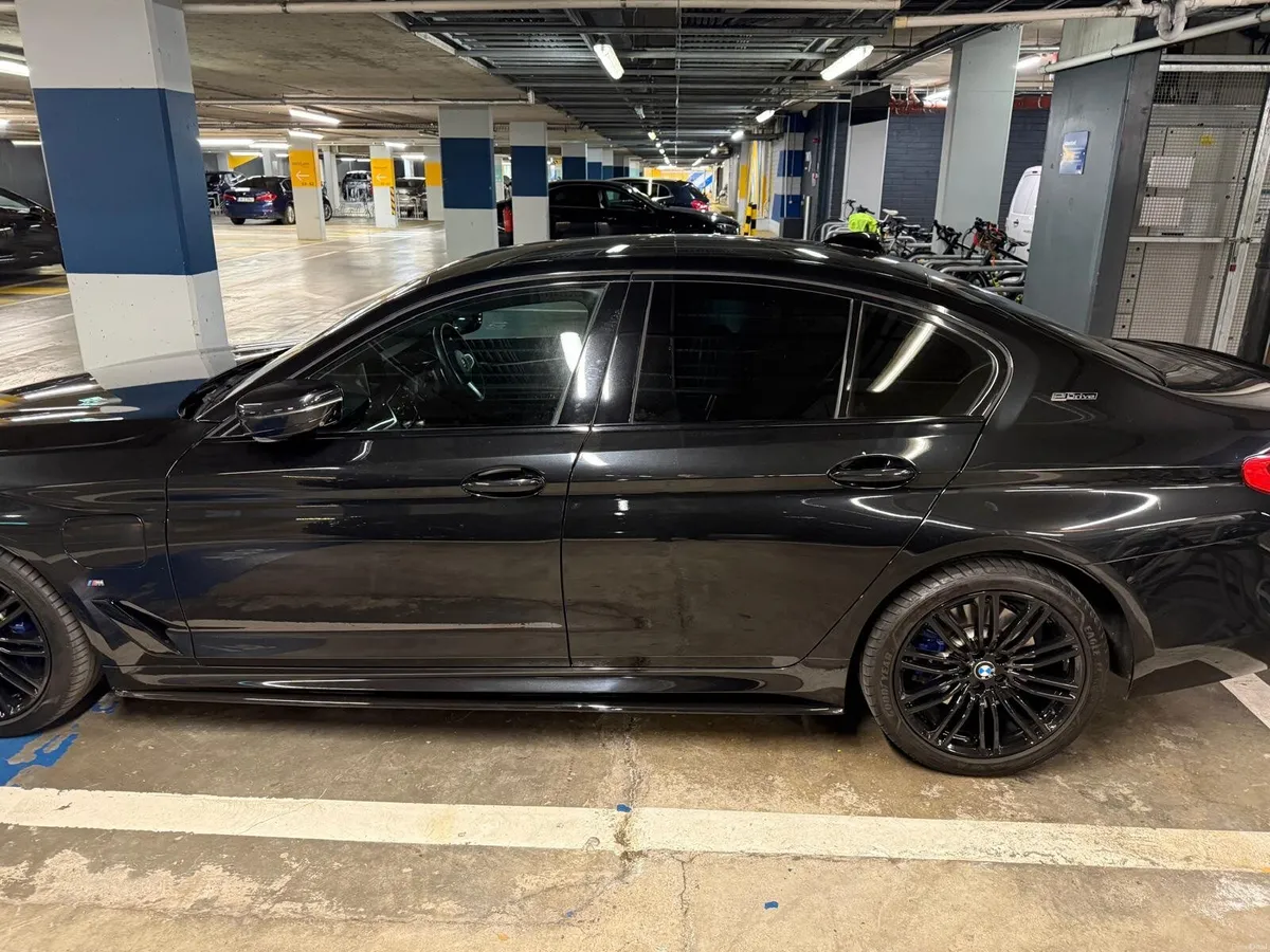 BMW 5-Series 2020 - Image 3