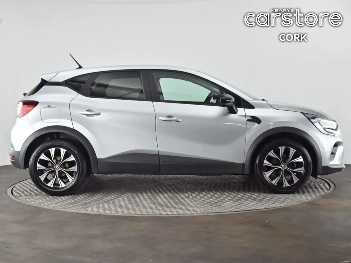 Renault Captur TCe 140 Auto Evolution - Image 2
