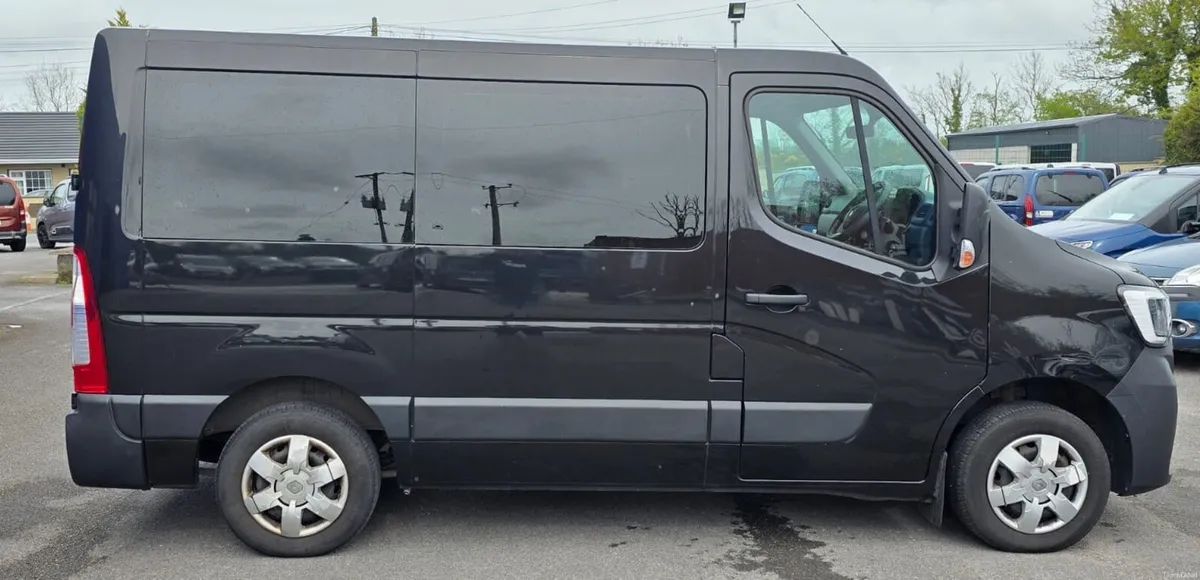 Wheelchair Accessible Renault Master - Image 6