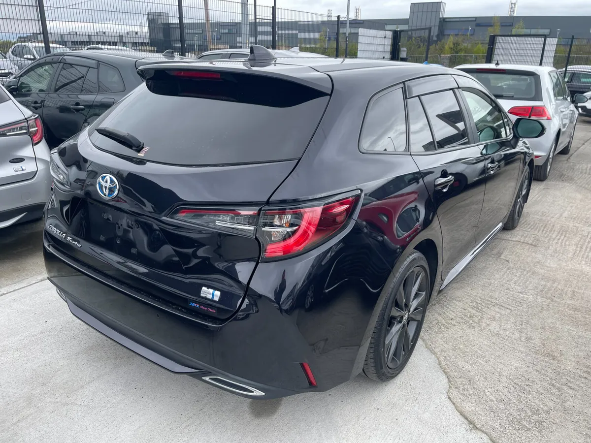 211 Toyota Corolla Hybrid 1.8 Automatic WXB Model - Image 4