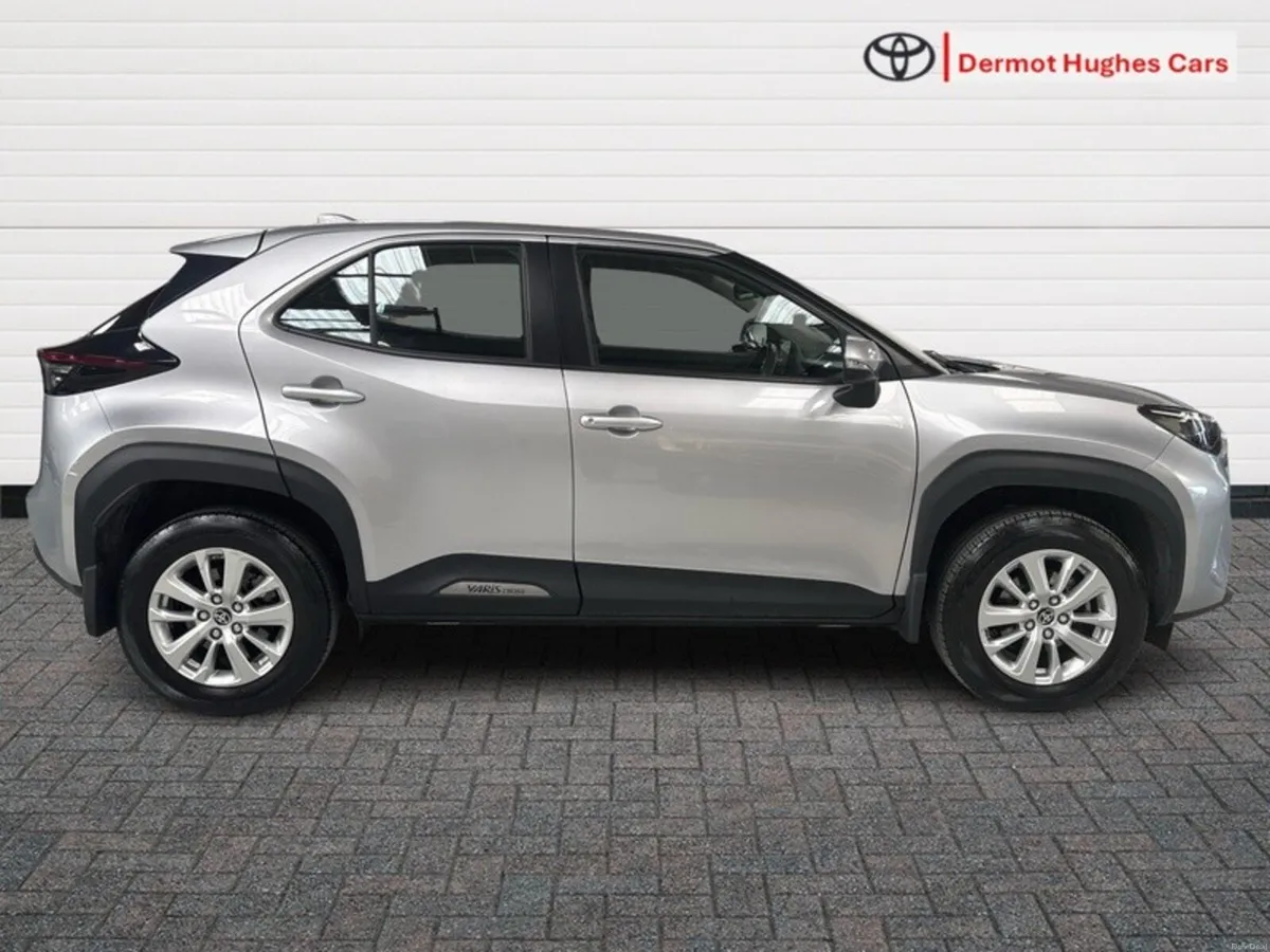 Toyota Yaris Cross LUNA HYBRID 4DR AUTO - Image 3