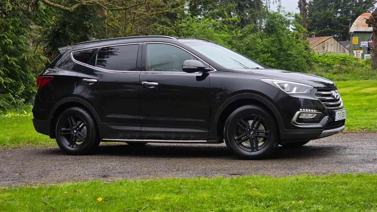 2017 Hyundai Santa Fe 2.2 CRDI Executive 4WD - Image 3