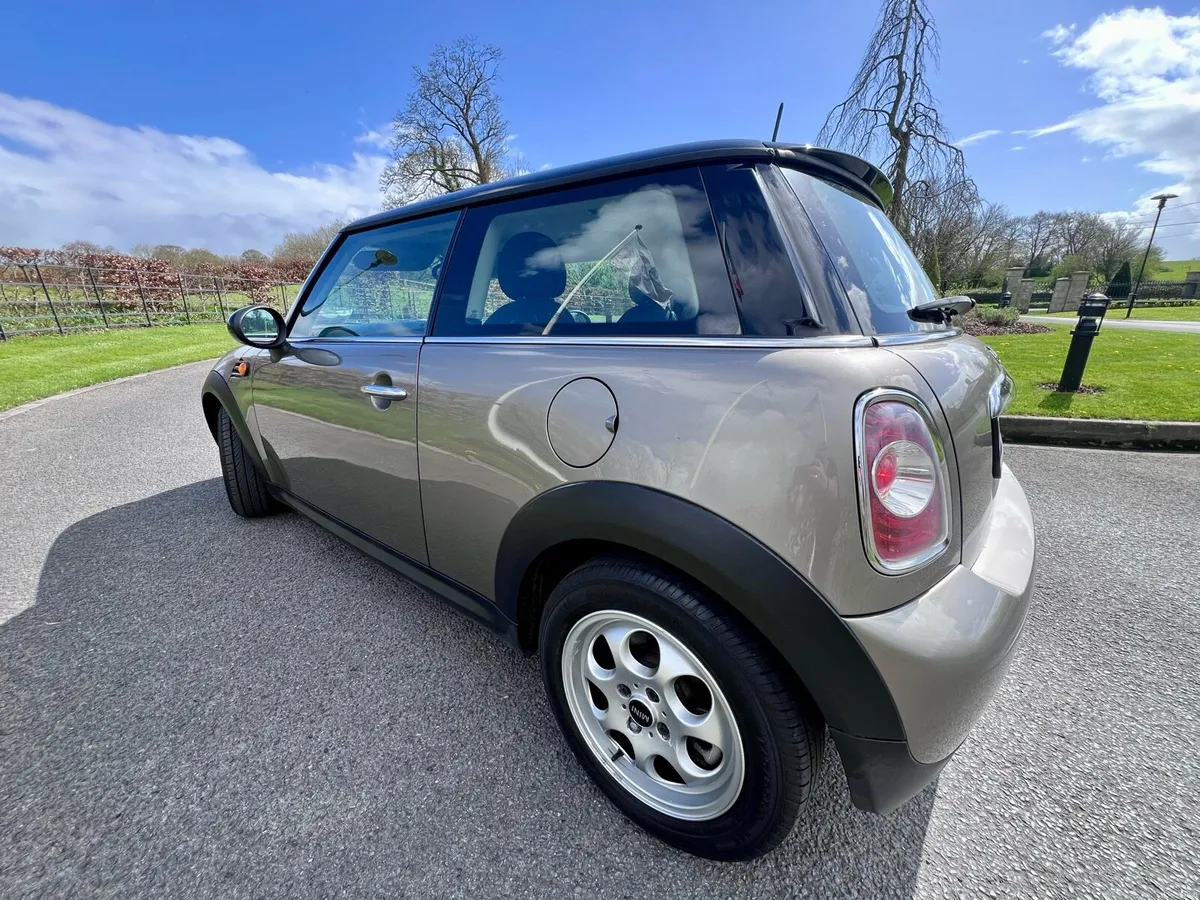 Mini Cooper 1.6 diesel Immaculate Nct 2027 FSH - Image 4