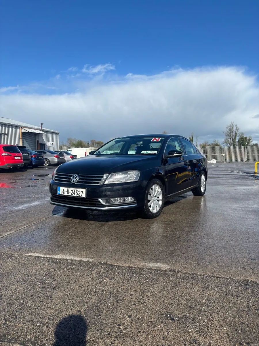 2014 Volkswagen Passat - Image 1