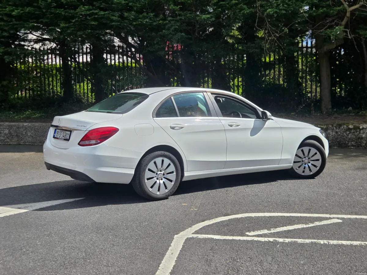 Mercedes-Benz C-Class 2015 - Image 2