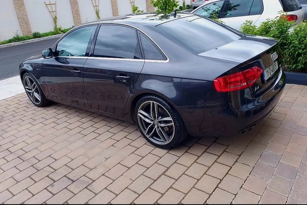 2011 Audi A4 - Image 2