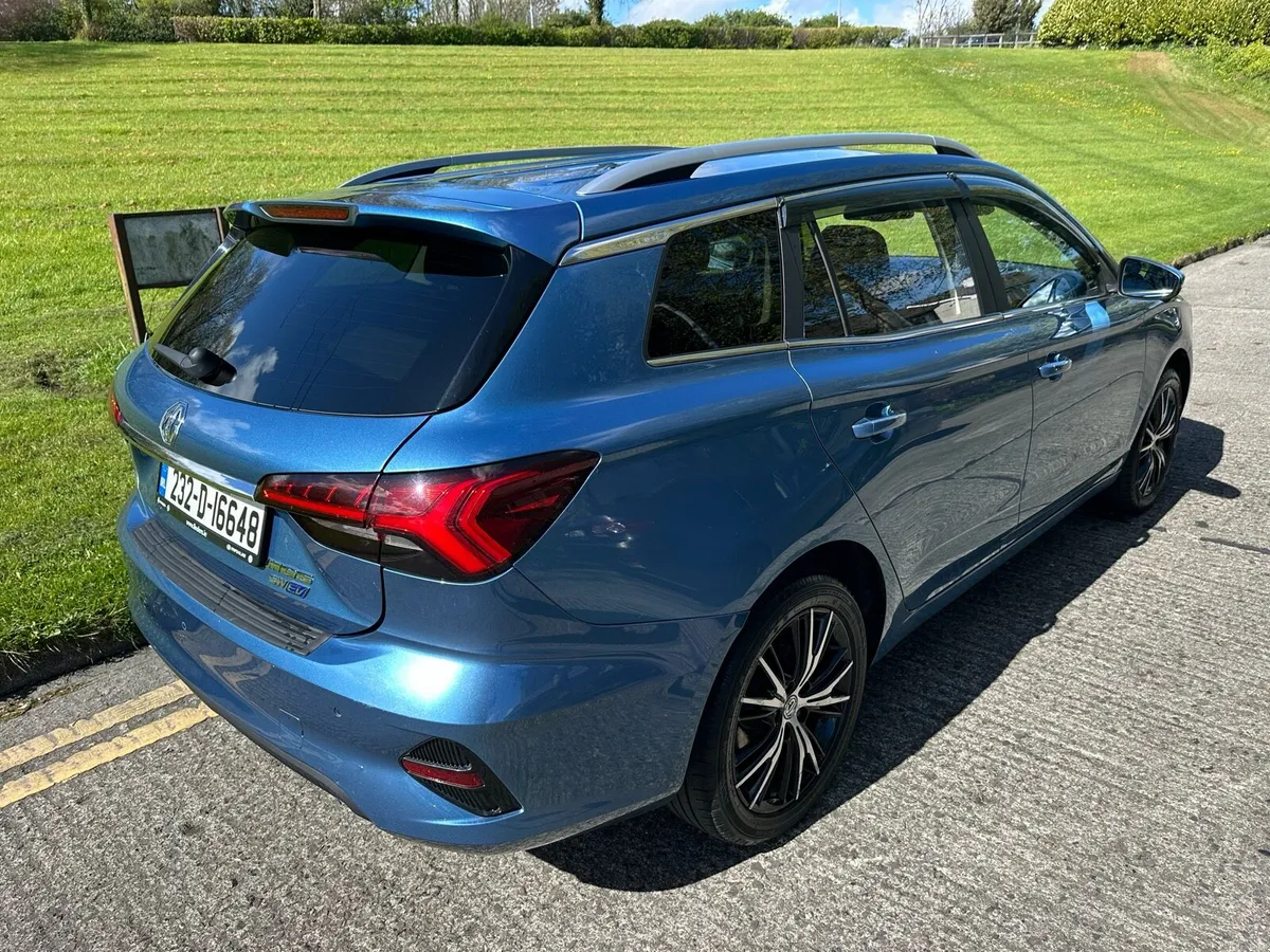 MG MG5 Exclusive Edition - Image 2