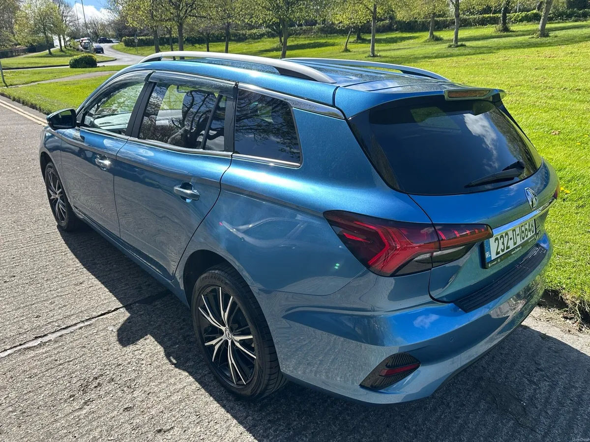 MG MG5 Exclusive Edition - Image 4