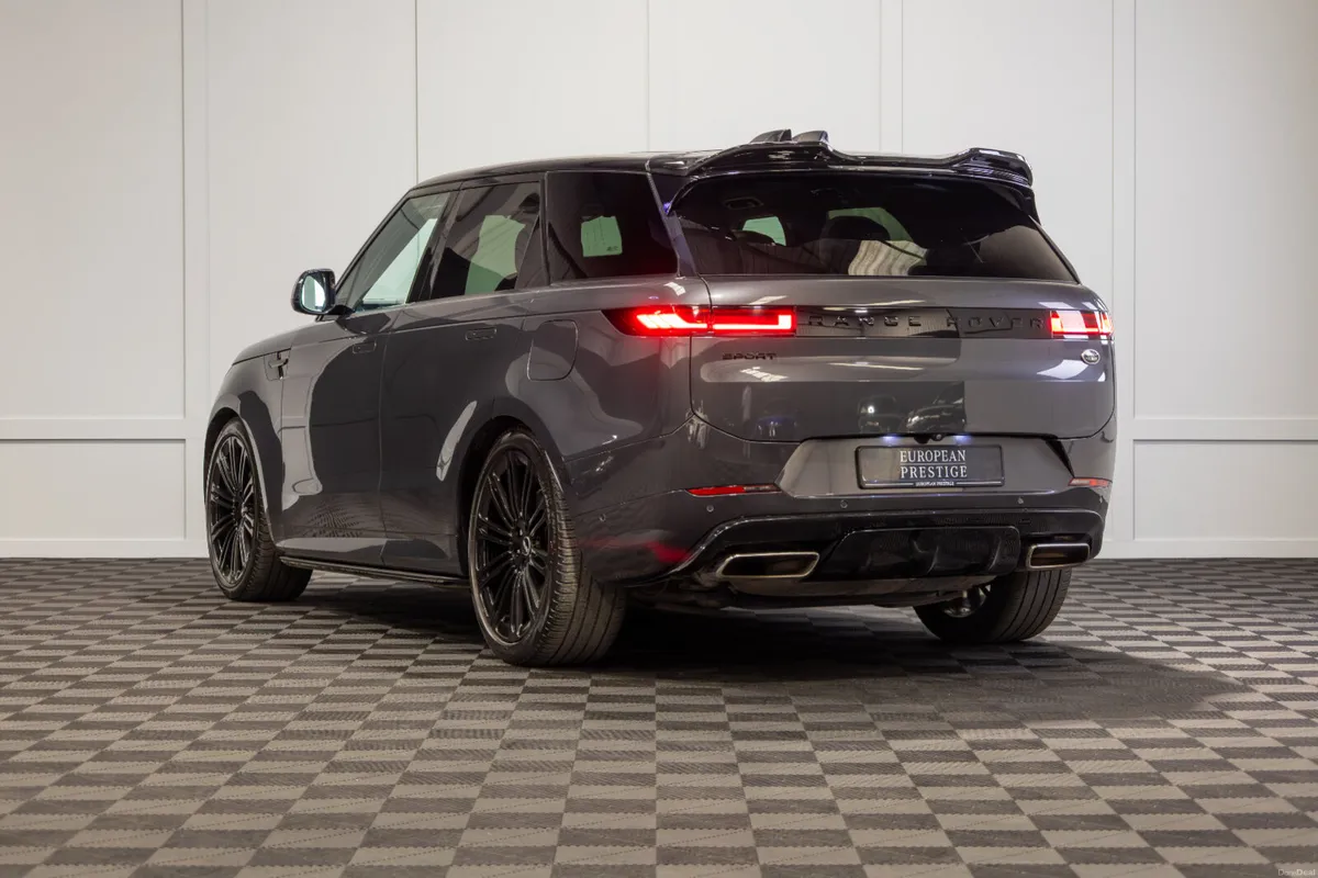 222 Range Rover Sport P440e Dynamic SE 5 Seat N1 - Image 4