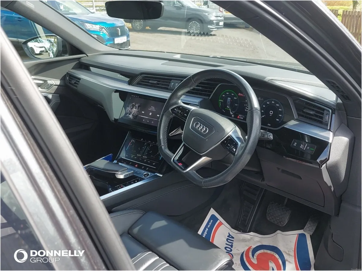 Audi E-tron Estate Black Edition - Image 4