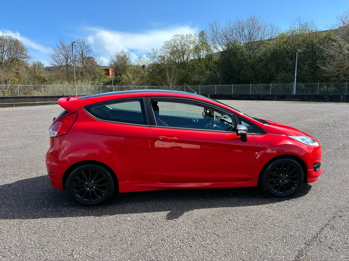 Ford Fiesta 1.0 red edition - Image 4
