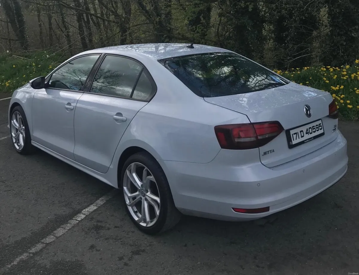 2017 Volkswagen Jetta 2.0 TDI DSG - Image 4