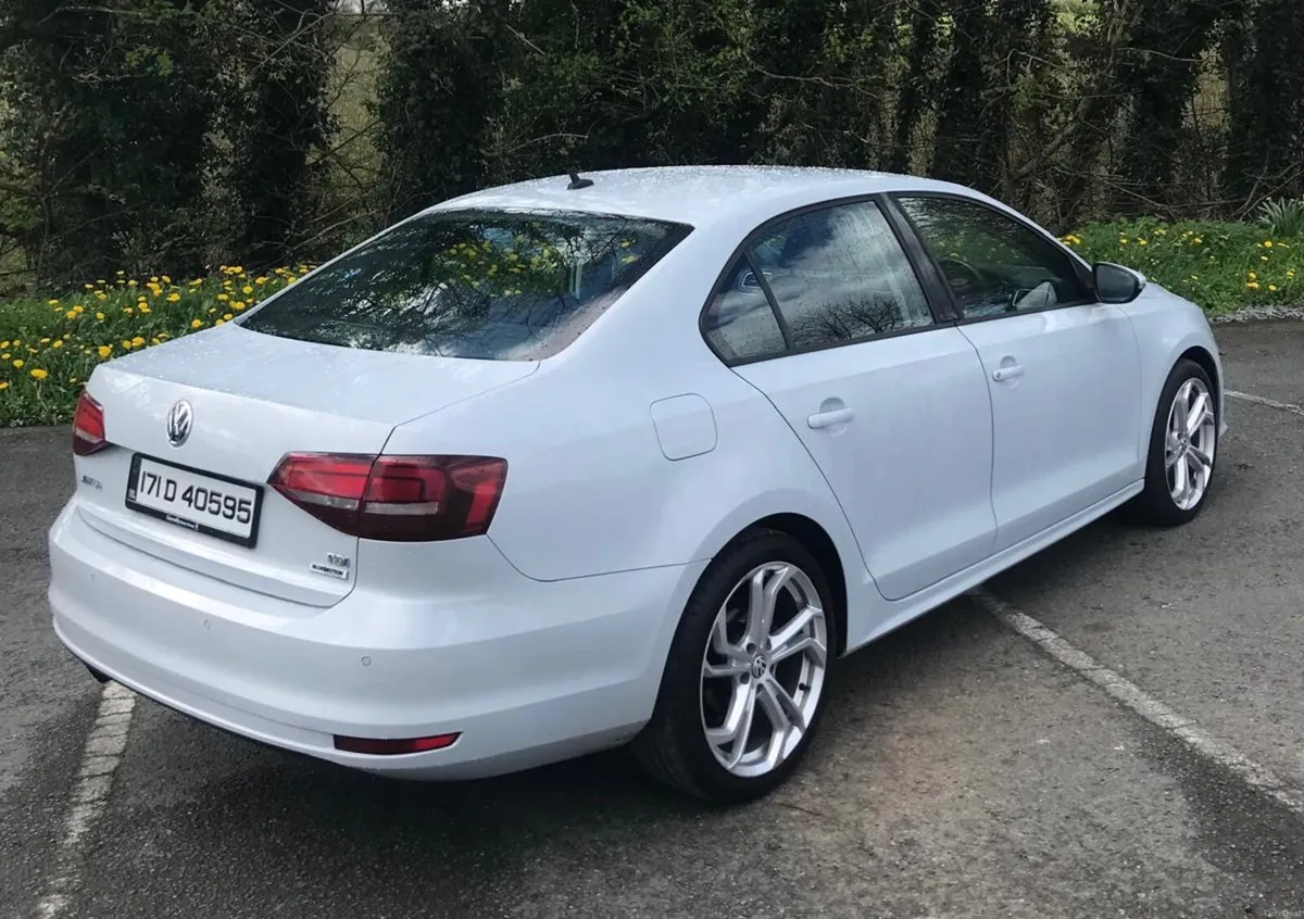 2017 Volkswagen Jetta 2.0 TDI DSG - Image 3